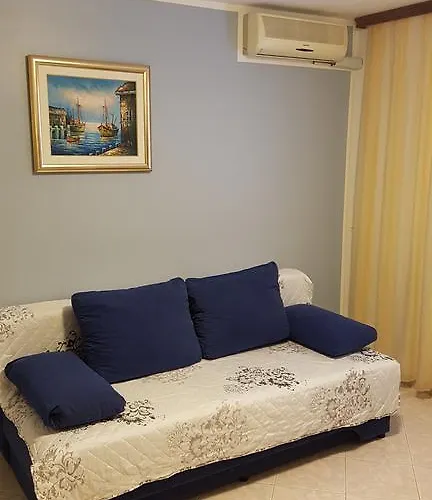 Danka 아파트 풀라